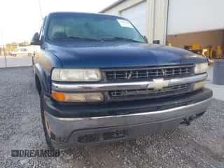 2000 Chevrolet Silverado 1500 z VIN 1GCEK19TXYZ186320, wystawiony jako IAAI lot #43506192 z przebiegiem 347 185 mil mil oraz . Historia ofert i sprzedaży dostępna na DreamBid. Obrazek 6.