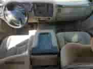 2003 Chevrolet Silverado 2500HD LT z VIN 1GCHK29163E311203, wystawiony jako Copart lot #69152065 z przebiegiem 211 065 mil mil oraz Szkoda całkowita • Salvage title. Historia ofert i sprzedaży dostępna na DreamBid. Obrazek 8.