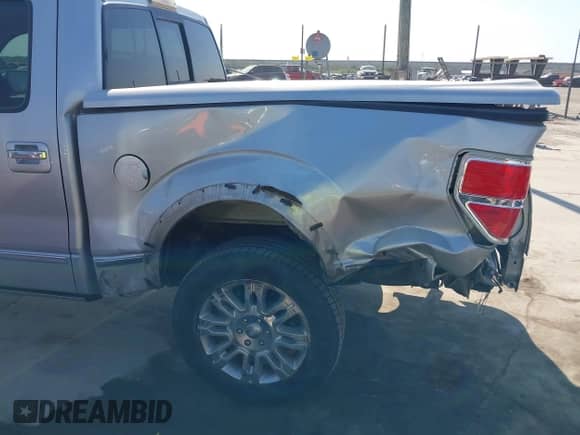 2009 Ford F-150 XL с VIN 1FTPW12V99FB12060, выставлен на аукционе IAAI как лот 43346015 с пробегом 216 622 миль миль и . История ставок и продаж доступна на DreamBid. Изображение 6.