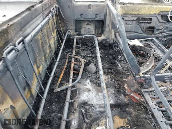 2000 Chevrolet Silverado 2500 с VIN 1GCGK29J0YF509546, выставлен на аукционе Copart как лот 72070175 с пробегом Не указан миль и Списание • Salvage title. История ставок и продаж доступна на DreamBid. Изображение 10.