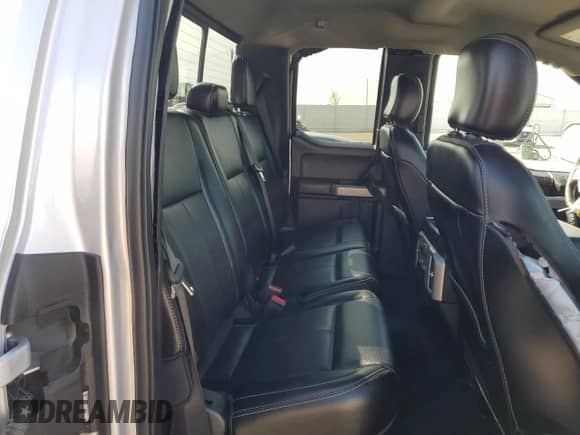 2018 Ford F-150 Lariat z VIN 1FTFX1EGXJFB40976, wystawiony jako Copart lot #83829255 z przebiegiem 50 093 mil mil oraz Szkoda całkowita • Salvage title. Historia ofert i sprzedaży dostępna na DreamBid. Obrazek 10.