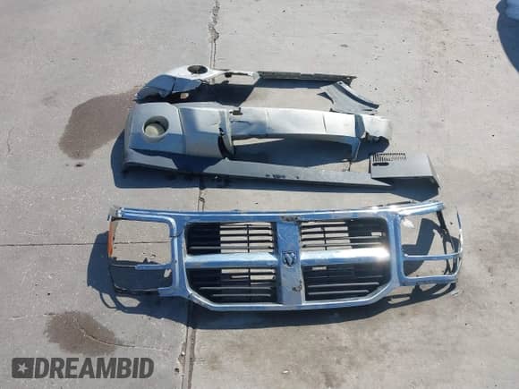 2009 Dodge Nitro SE z VIN 1D8GT28K99W513413, wystawiony jako IAAI lot #39462494 z przebiegiem 196 456 mil mil oraz . Historia ofert i sprzedaży dostępna na DreamBid. Obrazek 12.