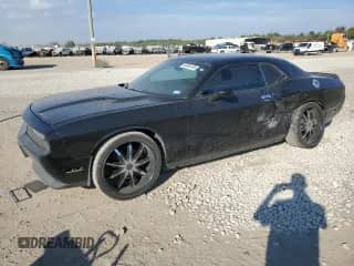 2014 Dodge Challenger SXT z VIN 2C3CDYAG3EH258158, wystawiony jako Copart lot #82464185 z przebiegiem 120 539 mil mil oraz Szkoda całkowita • Salvage title. Historia ofert i sprzedaży dostępna na DreamBid. Obrazek 1.