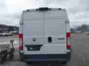 2018 Ram ProMaster Cargo z VIN 3C6TRVCG5JE138772, wystawiony jako IAAI lot #41544444 z przebiegiem 87 477 mil mil oraz . Historia ofert i sprzedaży dostępna na DreamBid. Obrazek 16.