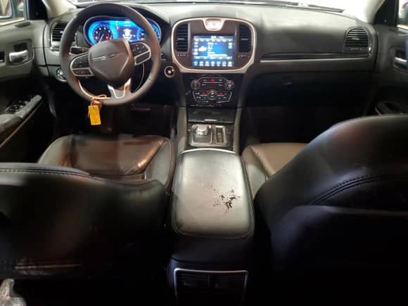 2023 Chrysler 300 Touring L with VIN 2C3CCASG4PH581050, listed as a Copart auction lot 51013935 with 14,362 mi miles and Salvage title. Bid and sale history available at DreamBid. Image 8.