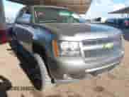 2007 Chevrolet Tahoe LTZ z VIN 1GNFC13057J353512, wystawiony jako IAAI lot #41414169 z przebiegiem 198 985 mil mil oraz . Historia ofert i sprzedaży dostępna na DreamBid. Obrazek 1.