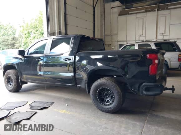 2022 Chevrolet Silverado 1500 RST with VIN 1GCUDEET8NZ622077, listed as a IAAI auction lot 42713780 with 46,022 mi miles and . Bid and sale history available at DreamBid. Image 14.