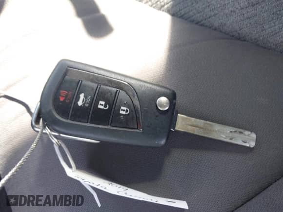 2019 Toyota Camry SE z VIN 4T1B11HK6KU831382, wystawiony jako IAAI lot #43426768 z przebiegiem 137 060 mil mil oraz . Historia ofert i sprzedaży dostępna na DreamBid. Obrazek 11.