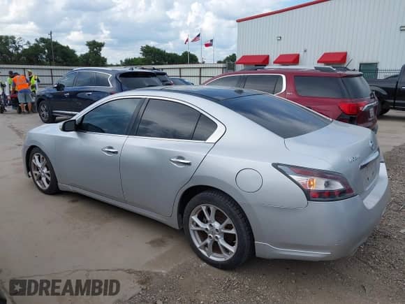 2014 Nissan Maxima SV with VIN 1N4AA5APXEC451832, listed as a IAAI auction lot 42749050 with 137,524 mi miles and . Bid and sale history available at DreamBid. Image 16.