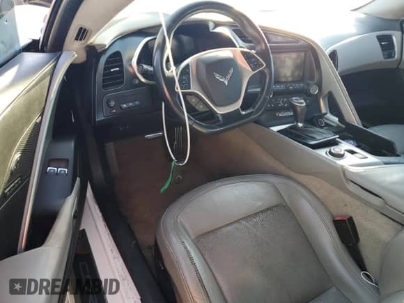 2017 Chevrolet Corvette 3LT с VIN 1G1YF2D77H5101239, выставлен на аукционе Copart как лот 81908564 с пробегом Не указан миль и Списание • Salvage title. История ставок и продаж доступна на DreamBid. Изображение 8.