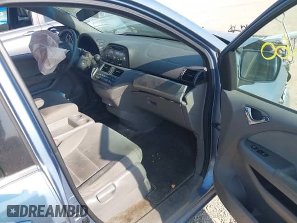 2008 Honda Odyssey EX z VIN 5FNRL38488B053646, wystawiony jako IAAI lot #43255660 z przebiegiem 142 015 mil mil oraz . Historia ofert i sprzedaży dostępna na DreamBid. Obrazek 5.