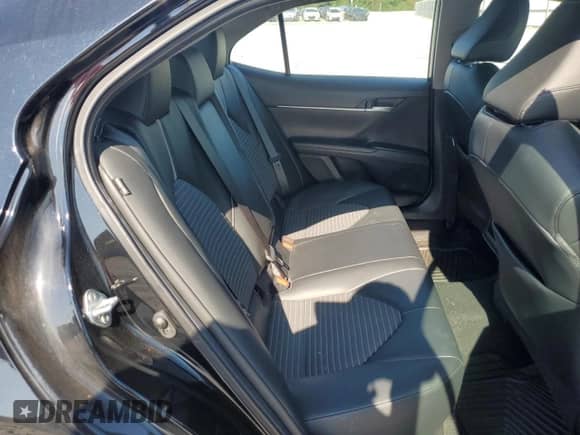 2021 Toyota Camry SE Nightshade z VIN 4T1G11AK8MU591870, wystawiony jako Copart lot #71969245 z przebiegiem 105 910 mil mil oraz Szkoda całkowita • Salvage title. Historia ofert i sprzedaży dostępna na DreamBid. Obrazek 10.