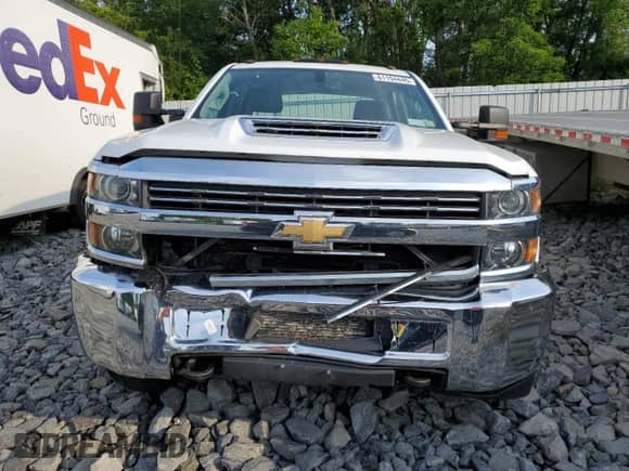 2018 Chevrolet Silverado 3500HD Work Truck с VIN 1GB4KYCY6JF124885, выставлен на аукционе Copart как лот 61154445 с пробегом 115 687 миль миль и Списание • Salvage title. История ставок и продаж доступна на DreamBid. Изображение 5.