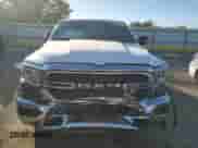 2022 Ram 1500 Big Horn z VIN 1C6RRFMGXNN433060, wystawiony jako Copart lot #76702614 z przebiegiem 49 016 mil mil oraz Szkoda całkowita • Salvage title. Historia ofert i sprzedaży dostępna na DreamBid. Obrazek 5.