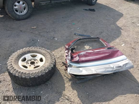 1999 GMC Sierra 1500 SL с VIN 1GTEK19T1XE535029, выставлен на аукционе IAAI как лот 42942267 с пробегом 285 652 миль миль и . История ставок и продаж доступна на DreamBid. Изображение 12.