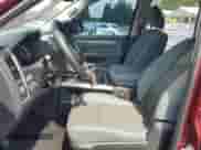 2018 Ram 1500 SLT z VIN 1C6RR6GG9JS123523, wystawiony jako Copart lot #69137905 z przebiegiem 103 980 mil mil oraz Szkoda całkowita • Salvage title. Historia ofert i sprzedaży dostępna na DreamBid. Obrazek 7.