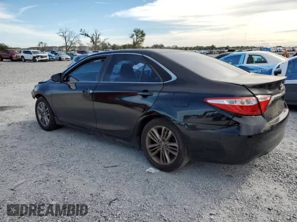 2015 Toyota Camry SE z VIN 4T1BF1FK5FU923948, wystawiony jako Copart lot #82100065 z przebiegiem 224 274 mil mil oraz Nie do naprawy • Non repairable. Historia ofert i sprzedaży dostępna na DreamBid. Obrazek 2.