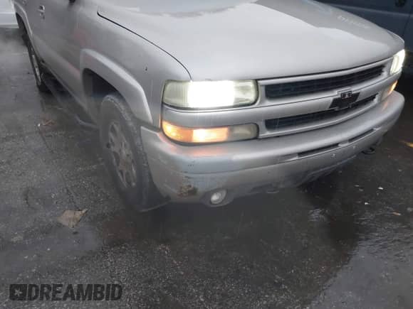 2005 Chevrolet Tahoe Z71 с VIN 1GNEK13T95R111247, выставлен на аукционе IAAI как лот 40799717 с пробегом 202 688 миль миль и . История ставок и продаж доступна на DreamBid. Изображение 6.