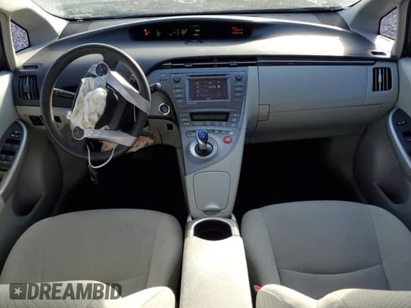 2013 Toyota Prius Two z VIN JTDKN3DU1D1650836, wystawiony jako Copart lot #82774365 z przebiegiem 15 469 mil mil oraz Czysty tytuł • Clean title. Historia ofert i sprzedaży dostępna na DreamBid. Obrazek 8.