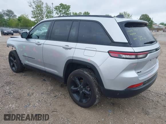 2024 Jeep Grand Cherokee Altitude X с VIN 1C4RJHAG4RC212202, выставлен на аукционе IAAI как лот 42302944 с пробегом 10 604 миль миль и . История ставок и продаж доступна на DreamBid. Изображение 3.