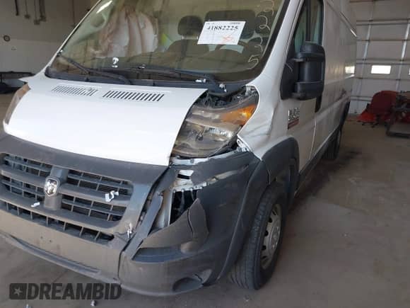 2017 Ram ProMaster Cargo z VIN 3C6URVJG0HE542287, wystawiony jako IAAI lot #41882225 z przebiegiem 109 661 mil mil oraz . Historia ofert i sprzedaży dostępna na DreamBid. Obrazek 6.