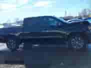 2022 Chevrolet Silverado 1500 RST z VIN 3GCUDEET1NG534651, wystawiony jako IAAI lot #41698902 z przebiegiem 44 823 mil mil oraz . Historia ofert i sprzedaży dostępna na DreamBid. Obrazek 13.