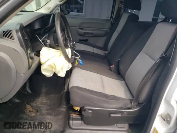 2007 Chevrolet Silverado 1500 LS с VIN 2GCEK13CX71539610, выставлен на аукционе Copart как лот 72782084 с пробегом 213 968 миль миль и Списание • Salvage title. История ставок и продаж доступна на DreamBid. Изображение 7.