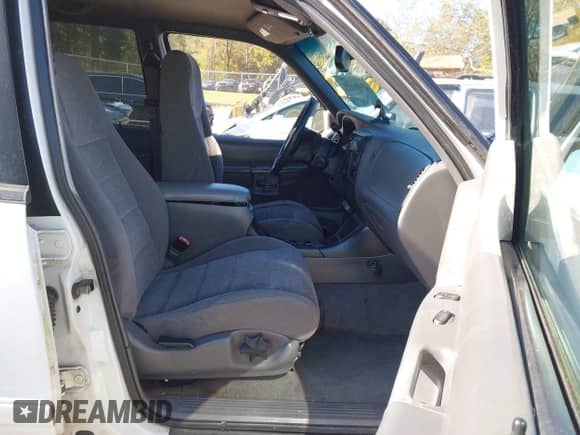 2000 Ford Explorer XLT with VIN 1FMZU63E2YZC67651, listed as a IAAI auction lot 43486658 with 248,518 mi miles and . Bid and sale history available at DreamBid. Image 5.