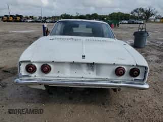 1967 Chevrolet Corvair z VIN 105377W104259, wystawiony jako Copart lot #70085654 z przebiegiem Nie podano mil oraz Czysty tytuł • Clean title. Historia ofert i sprzedaży dostępna na DreamBid. Obrazek 6.