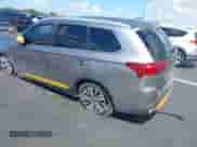 2019 Mitsubishi Outlander ES z VIN JA4AZ3A3XKZ020513, wystawiony jako IAAI lot #43344203 z przebiegiem 121 168 mil mil oraz . Historia ofert i sprzedaży dostępna na DreamBid. Obrazek 3.