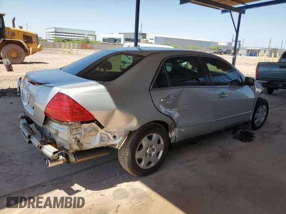 2007 Honda Accord LX z VIN 1HGCM56477A107786, wystawiony jako Copart lot #68334185 z przebiegiem 111 970 mil mil oraz Szkoda całkowita • Salvage title. Historia ofert i sprzedaży dostępna na DreamBid. Obrazek 3.