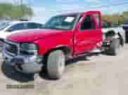 2005 GMC Sierra 1500 Work Truck z VIN 1GTEC14XX5Z187194, wystawiony jako IAAI lot #42644156 z przebiegiem 213 308 mil mil oraz . Historia ofert i sprzedaży dostępna na DreamBid. Obrazek 16.