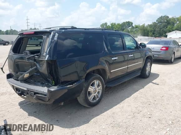 2010 Chevrolet Suburban LTZ с VIN 1GNUCKE08AR105970, выставлен на аукционе IAAI как лот 43035345 с пробегом 258 740 миль миль и . История ставок и продаж доступна на DreamBid. Изображение 4.