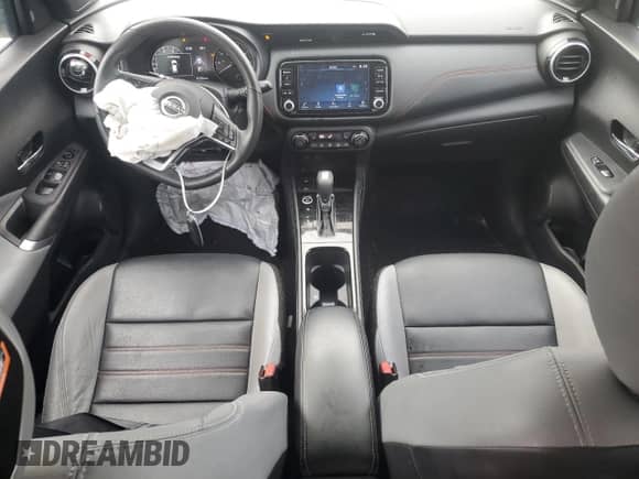 2023 Nissan Kicks SR с VIN 3N1CP5DV3PL507695, выставлен на аукционе Copart как лот 84400615 с пробегом 43 700 миль миль и Списание • Salvage title. История ставок и продаж доступна на DreamBid. Изображение 8.