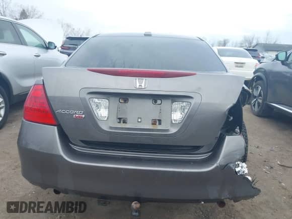 2006 Honda Accord EX-L с VIN 1HGCM65576A068356, выставлен на аукционе IAAI как лот 42066515 с пробегом 170 501 миль миль и . История ставок и продаж доступна на DreamBid. Изображение 17.
