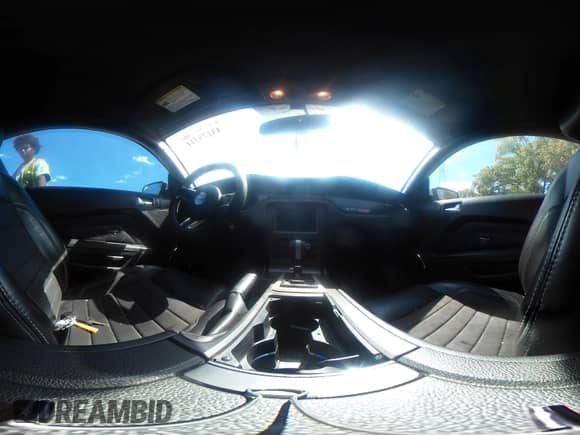 2014 Ford Mustang GT z VIN 1ZVBP8CF8E5200618, wystawiony jako IAAI lot #43128311 z przebiegiem 115 137 mil mil oraz . Historia ofert i sprzedaży dostępna na DreamBid. Obrazek 18.