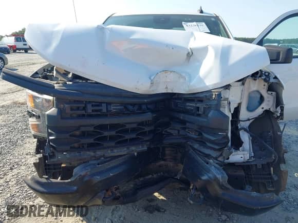 2024 Chevrolet Silverado 1500 Work Truck z VIN 1GCUDAED4RZ106919, wystawiony jako IAAI lot #43236335 z przebiegiem 56 572 mil mil oraz . Historia ofert i sprzedaży dostępna na DreamBid. Obrazek 6.