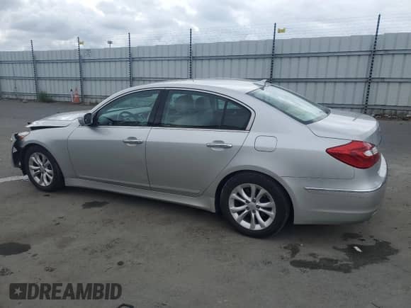 2012 Hyundai Genesis 3.8L z VIN KMHGC4DD7CU152358, wystawiony jako Copart lot #82197905 z przebiegiem 77 985 mil mil oraz Szkoda całkowita • Salvage title. Historia ofert i sprzedaży dostępna na DreamBid. Obrazek 2.