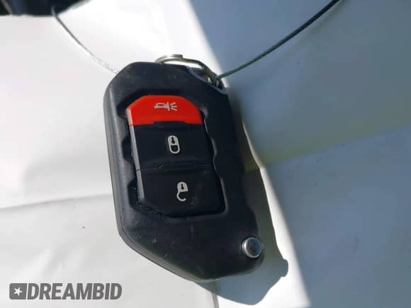 2021 Jeep Wrangler Unlimited Willys z VIN 1C4HJXDN4MW859738, wystawiony jako IAAI lot #42593210 z przebiegiem 23 163 mil mil oraz . Historia ofert i sprzedaży dostępna na DreamBid. Obrazek 11.