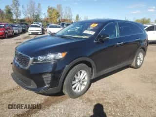 2019 Kia Sorento LX with VIN 5XYPG4A37KG575865, listed as a Copart auction lot 82275785 with 117,297 mi miles and Clean title. Bid and sale history available at DreamBid. Image 1.