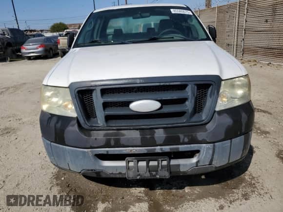 2006 Ford F-150 STX z VIN 1FTRX12W66KD23458, wystawiony jako Copart lot #85580675 z przebiegiem 131 186 mil mil oraz Czysty tytuł • Clean title. Historia ofert i sprzedaży dostępna na DreamBid. Obrazek 5.