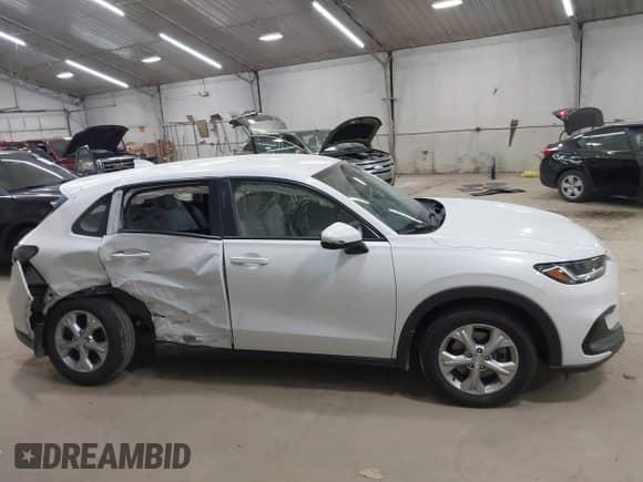 2024 Honda HR-V LX z VIN 3CZRZ2H35RM719109, wystawiony jako IAAI lot #43350815 z przebiegiem 29 816 mil mil oraz . Historia ofert i sprzedaży dostępna na DreamBid. Obrazek 14.