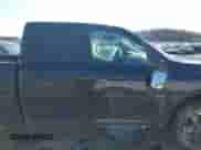 2019 Ram 1500 Express z VIN 1C6RR7FG0KS533796, wystawiony jako IAAI lot #41690178 z przebiegiem 91 504 mil mil oraz . Historia ofert i sprzedaży dostępna na DreamBid. Obrazek 14.