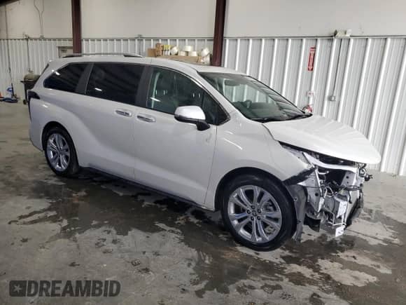 2024 Toyota Sienna Platinum с VIN 5TDERKEC5RS184467, выставлен на аукционе Copart как лот 60251905 с пробегом 23 559 миль миль и Чистый • Clean title. История ставок и продаж доступна на DreamBid. Изображение 4.
