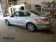 2009 Honda Accord EX z VIN 1HGCP26799A102477, wystawiony jako Copart lot #71734635 z przebiegiem 120 962 mil mil oraz Czysty tytuł • Clean title. Historia ofert i sprzedaży dostępna na DreamBid. Obrazek 2.