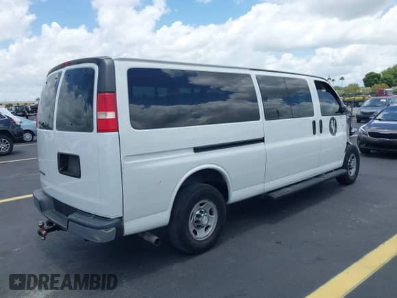 2019 Chevrolet Express Passenger LT с VIN 1GAZGPFG9K1266347, выставлен на аукционе IAAI как лот 42531922 с пробегом 141 523 миль миль и . История ставок и продаж доступна на DreamBid. Изображение 4.