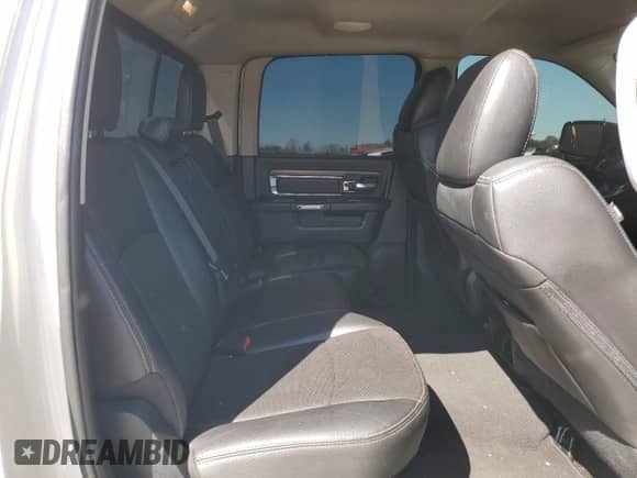 2016 Ram 1500 Laramie z VIN 1C6RR7NG4GS336929, wystawiony jako Copart lot #49149045 z przebiegiem 194 414 mil mil oraz Szkoda całkowita • Salvage title. Historia ofert i sprzedaży dostępna na DreamBid. Obrazek 10.