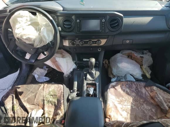 2019 Toyota Tacoma SR5 z VIN 5TFSZ5AN5KX175523, wystawiony jako Copart lot #68844375 z przebiegiem 142 583 mil mil oraz Szkoda całkowita • Salvage title. Historia ofert i sprzedaży dostępna na DreamBid. Obrazek 8.