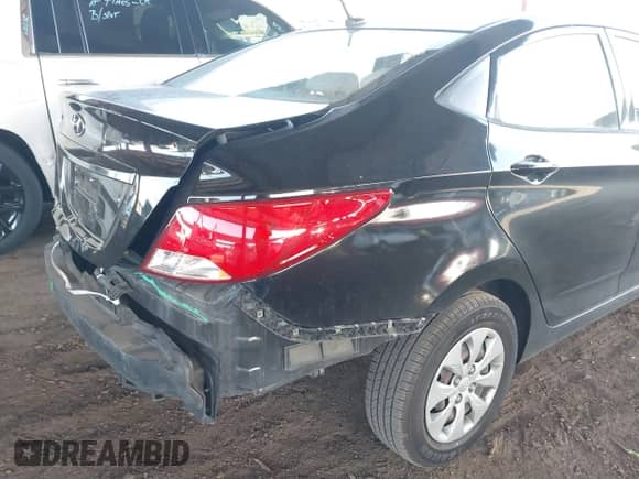 2016 Hyundai Accent SE z VIN KMHCT4AE9GU139368, wystawiony jako IAAI lot #42671248 z przebiegiem 122 380 mil mil oraz . Historia ofert i sprzedaży dostępna na DreamBid. Obrazek 6.
