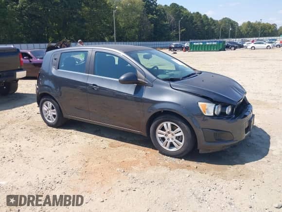 2016 Chevrolet Sonic LT с VIN 1G1JC6SH4G4160945, выставлен на аукционе IAAI как лот 43192434 с пробегом 62 563 миль миль и . История ставок и продаж доступна на DreamBid. Изображение 1.